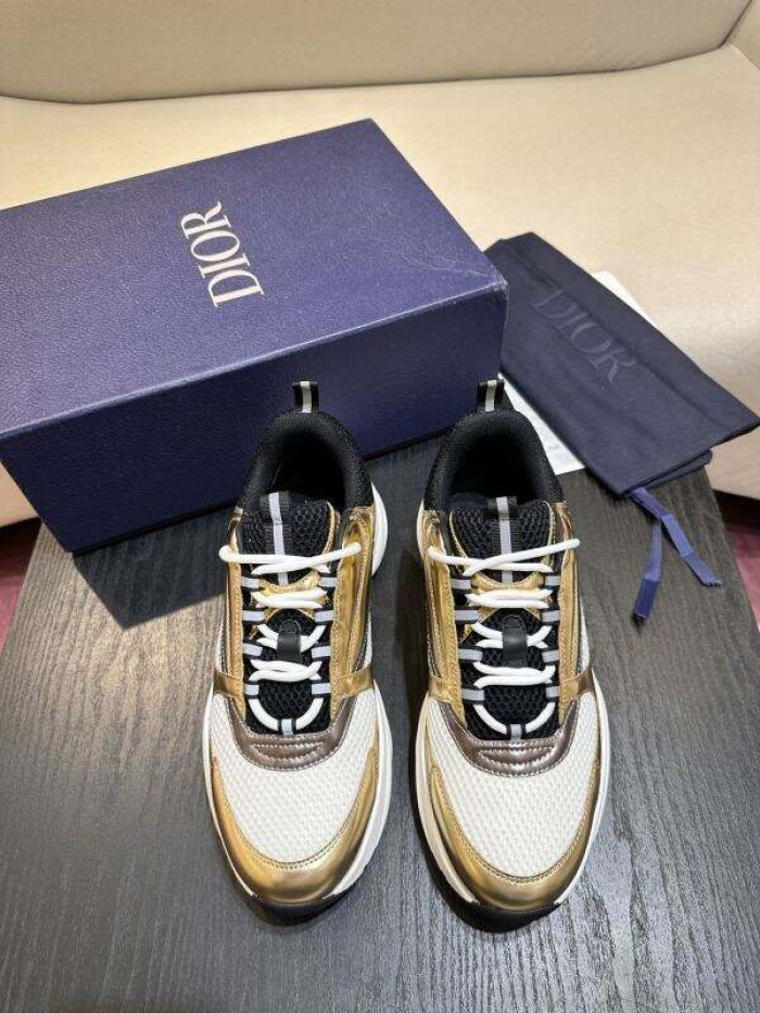 D10R SNEAKER
