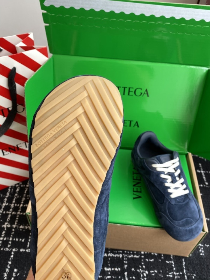BV sneaker