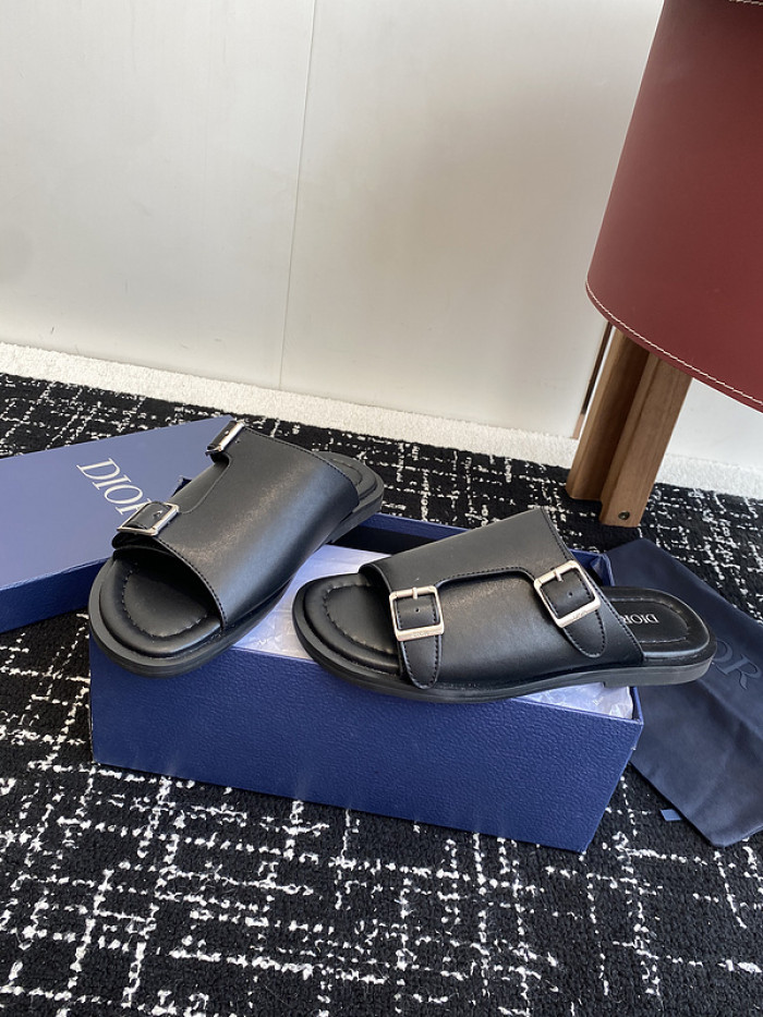 d10r sandal