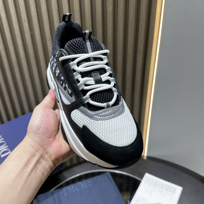 D10R SNEAKER