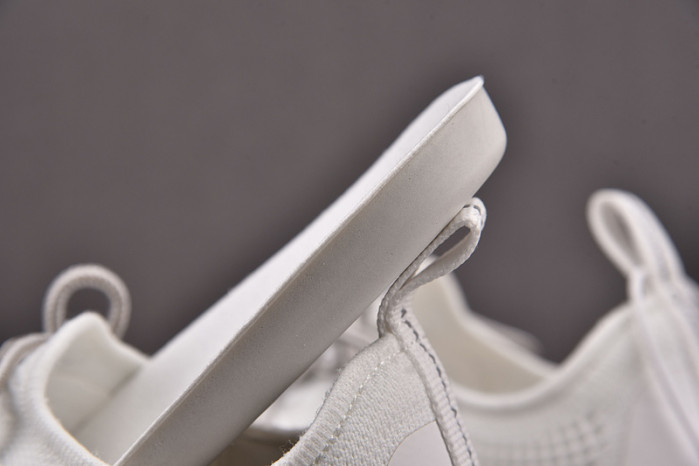 GUI SNEAKER