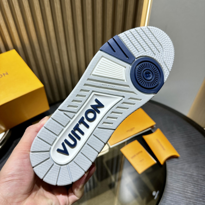 L0VT SNEAKER