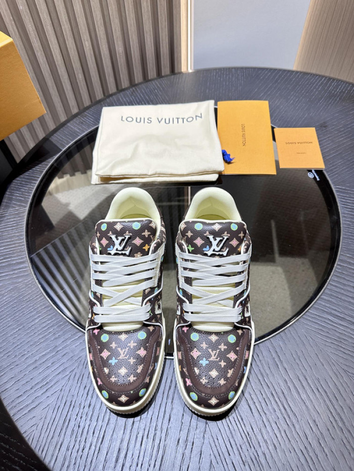 L0VT SNEAKER